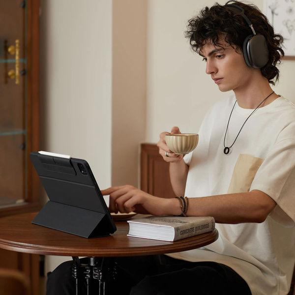 ESR - Rebound Hybrid - iPad Pro 11 2021 / 2022 - Rugged Black