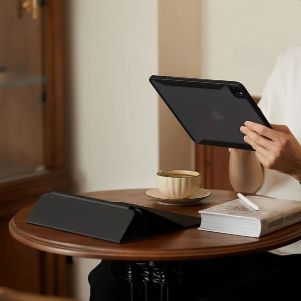 ESR - Rebound Hybrid - iPad Pro 11 2021 / 2022 - Rugged Black