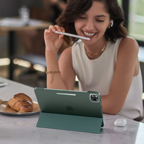 ESR - Ascend Trifold - iPad Pro 13 (2024) - Forest Green