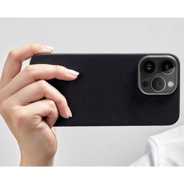 Edizard - Pro MagSafe Case - iPhone 16 Pro - Black